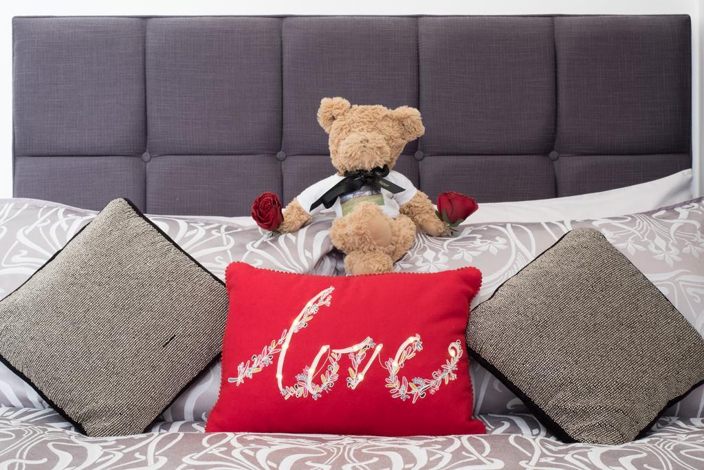 Marks At The Manor Luxury Riverside Apartments - Sleeps Up To 4, With Parking And Sky Tv Aberdeen Exterior photo